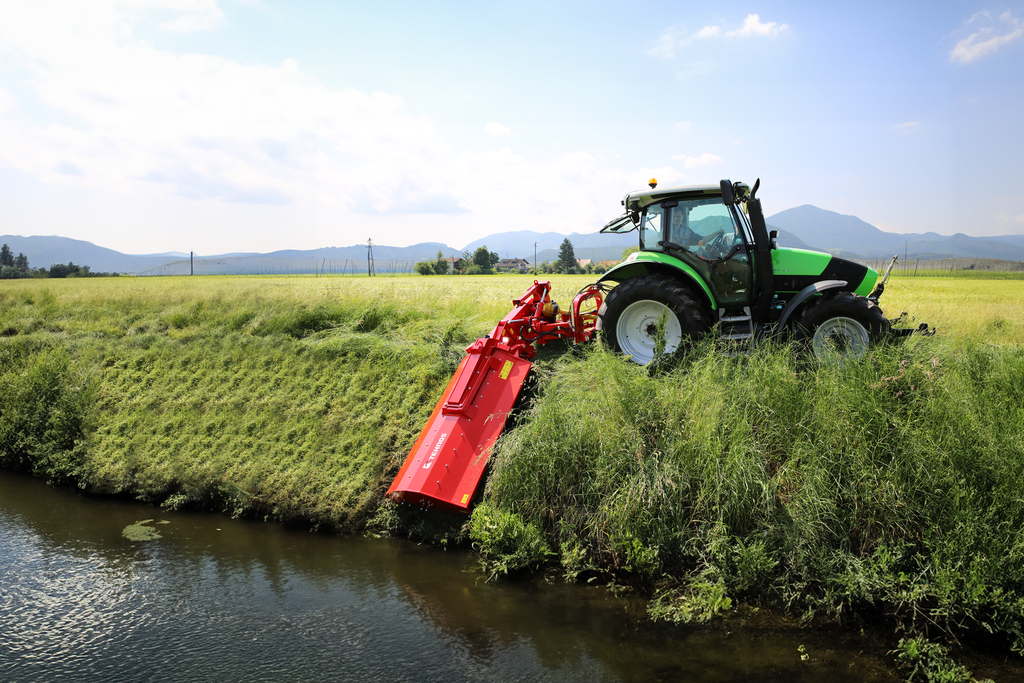 tehnos_flexible_side_flail_mower_profi