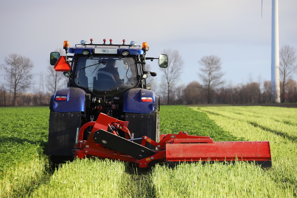 tehnos_flexible_side_flail_mower_profi
